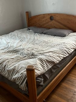 King bedroom set with the mattress and boxspring