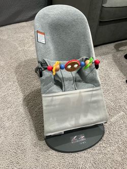 BabyBjörn Baby Bouncer with Toy Bar