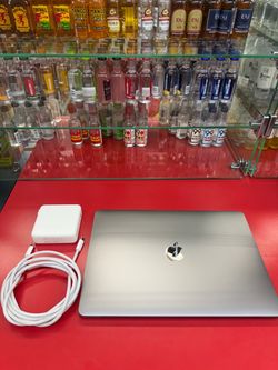 MacBook Pro 13-in 16GB RAM Intel i7 1TB SSD