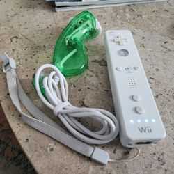 Nintendo Wii Contoller (White) w/ Clear Green Nunchuk (No Battery Back Cover)
