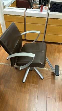 High end hair stylist chair