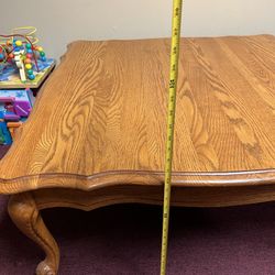 Oak coffee table & 2 matching end tables 