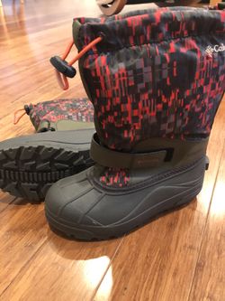 Columbia Kids snow boots sz. 3