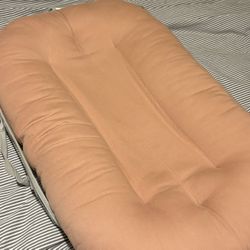 Snuggle Me Baby Lounger (Gumdrop)