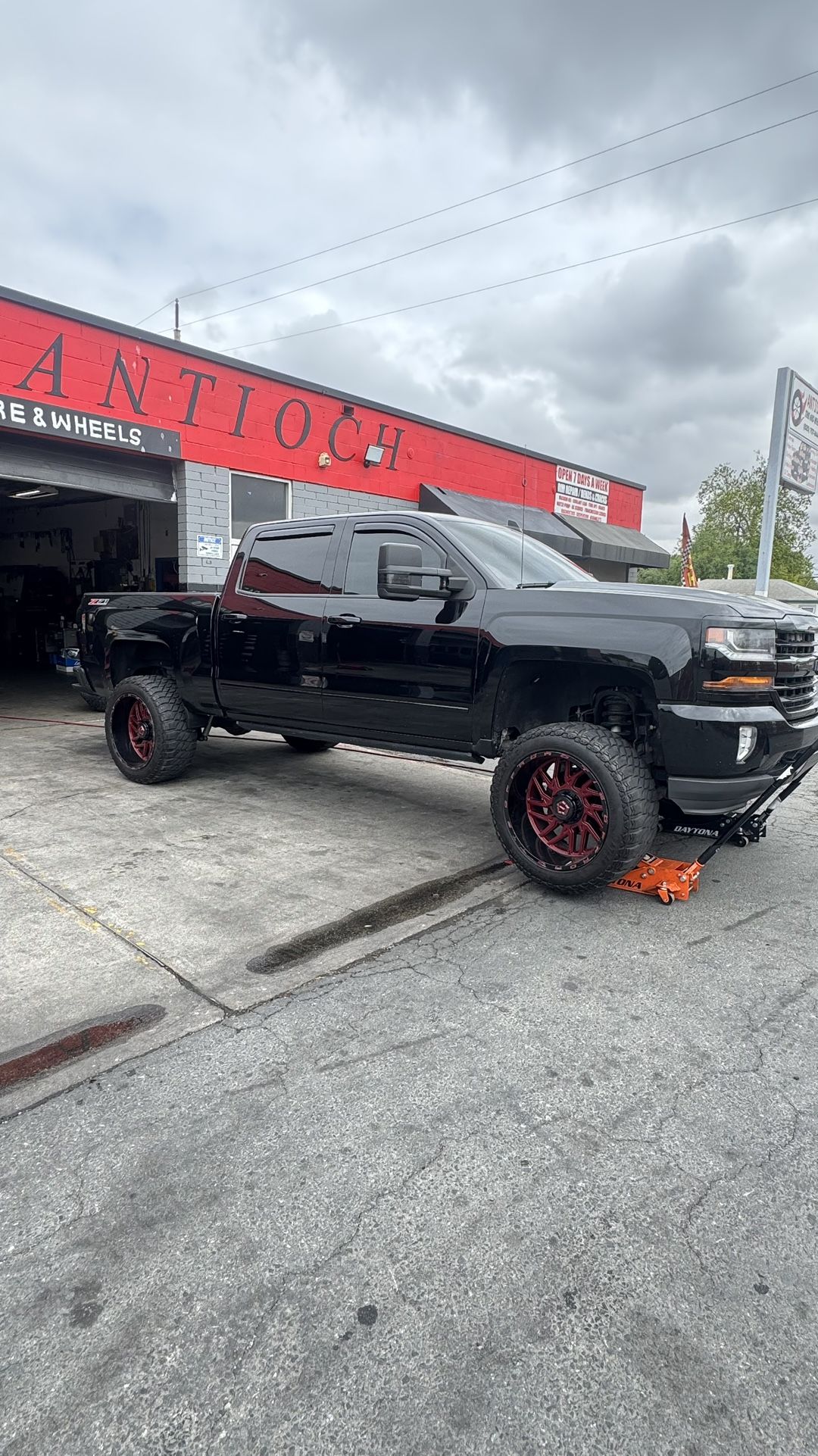 LIFT KITS PLUS TIRE WHEELS SALE