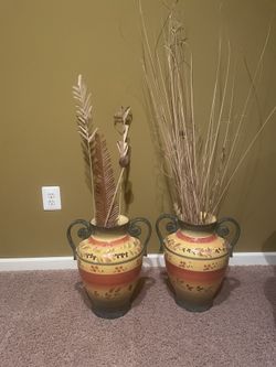 Two decoration  vase Each