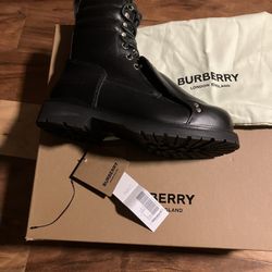 Burberry Men’s Boots Size 9