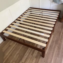 Zinus Wood Bed Frame
