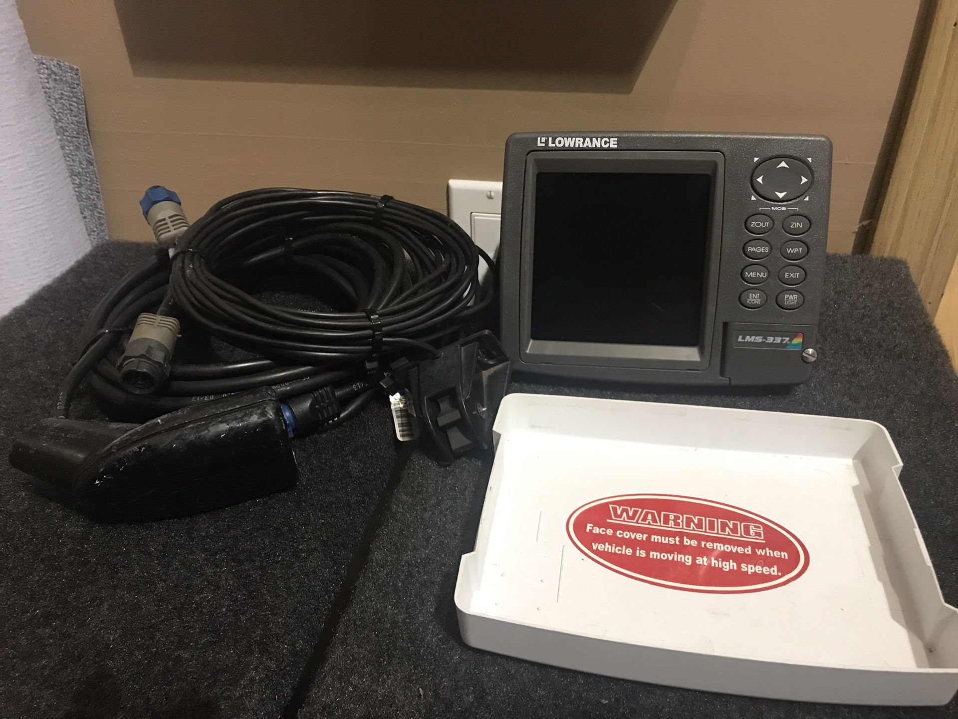 Lowrance LMS 337c fish and depth finder with maps