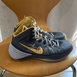 Nike Basketball Shoes Size 10.5