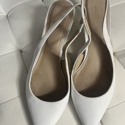Aldo White Pointed Toe Kitten Heels Size 9