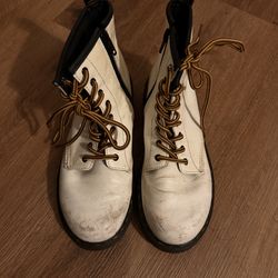 White Boots 
