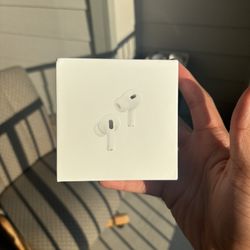 Apple AirPods Pro 2nd Generation with MagSafe Wireless Charging Case - White