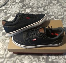 Men's Levi Shoes - Size 9
