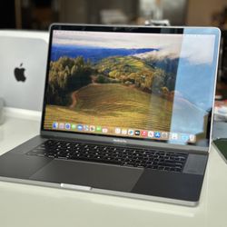 2018 MacBook Pro 15" i7 16GB Ram