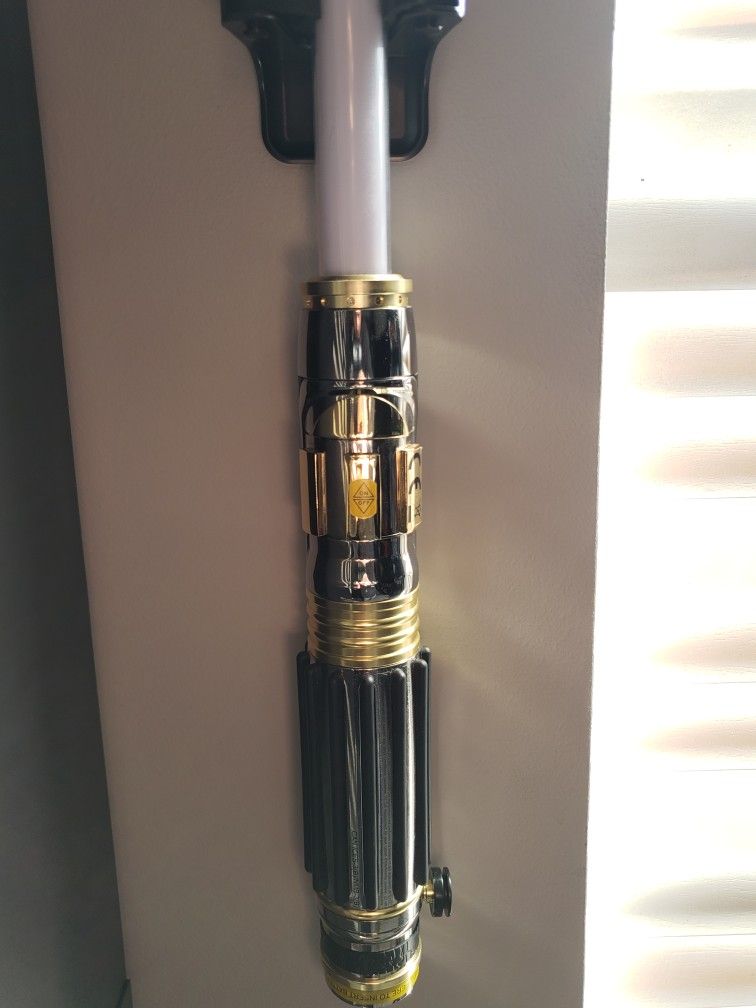 Star Wars Mace Windu Black Series FX Lightsaber