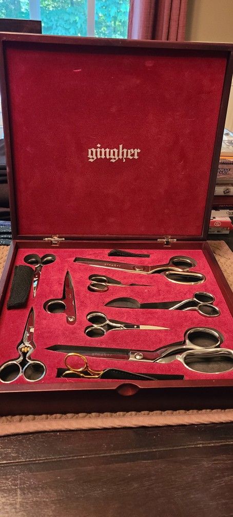 Gingher 8 Piece Scissors Collectors Box Set