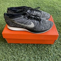 Nike Flyknit Racer