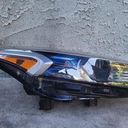 2022-2024 KIA FORTE SEDAN RIGHT PASSENGER SIDE HEADLIGHT HALOGEN OEM