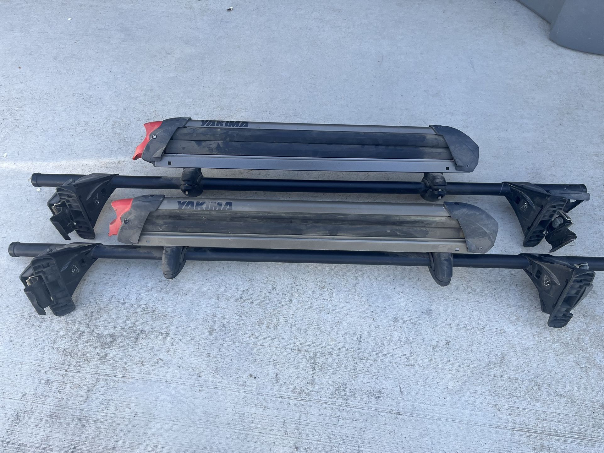 Yakima Crossbars & Snowboard/Ski Rack