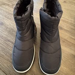 NWT Target All in Motion Black Women’s Winter Boots 7