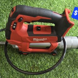 Milwaukee
M18 18V Lithium-Ion Cordless Grease Gun 2-Speed (Tool-Only)