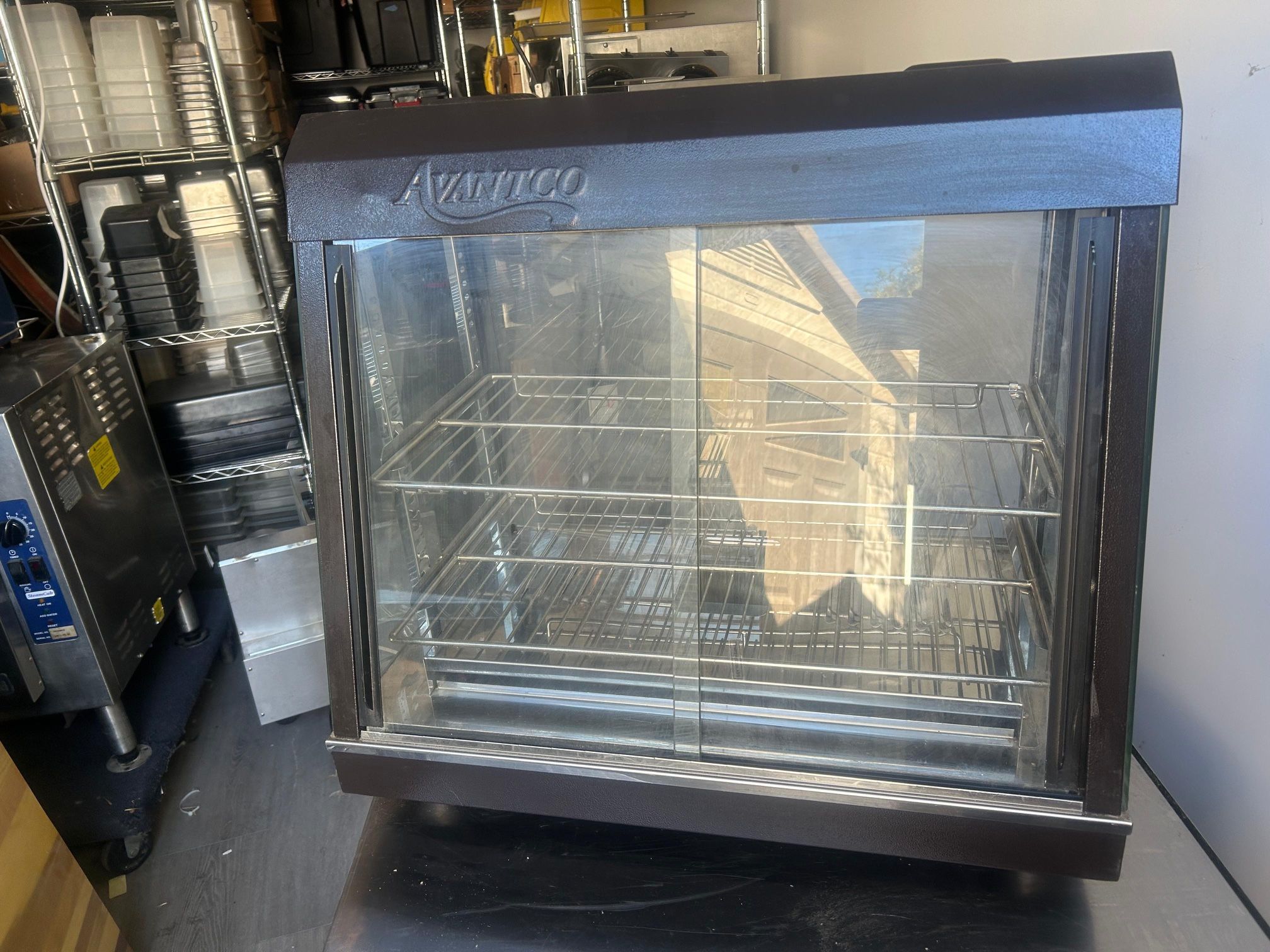 Avantco 26” Countertop Heated Display Warmer – Food Display Cabinet – 110V 1500W – Works Great