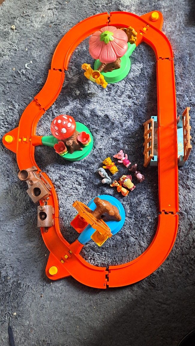 Disney Winnie the Pooh Train Set – Vintage with Figures & Track (Read Description)