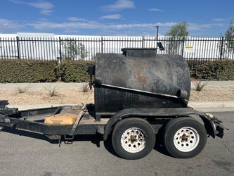 Seal tank and trailer