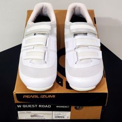 Women's road cycling shoe features a stiff nylon sole designed for easy pedaling and reduced foot fatigue. New 9.5US/41EU