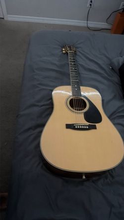 Acoustic Dreadnought Guitar