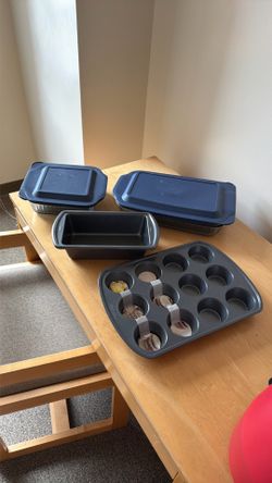 Brand new muffin tin and other bakeware
