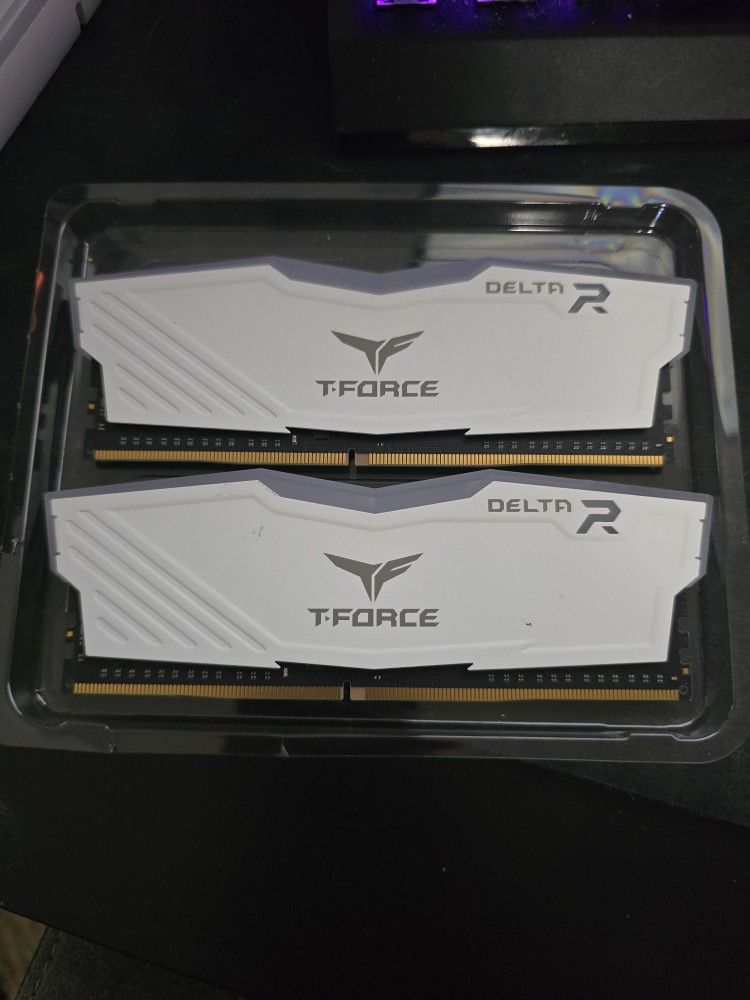 2x 8 Gb (16 Gb total) Tforce Delta R RGB Ram