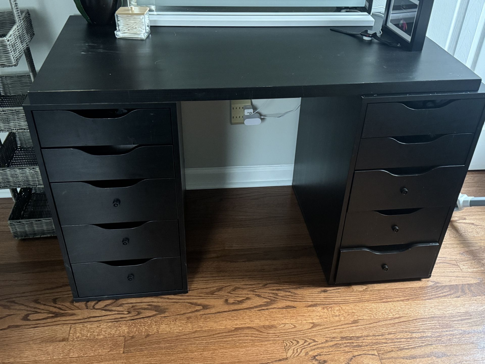 3 Piece Vanity With Storage Drawers