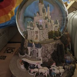 Disney's Cinderella Castle Snowglobe