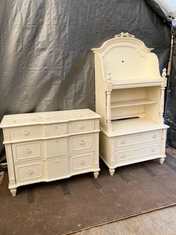 Thomasville White Dresser and Hutch Set