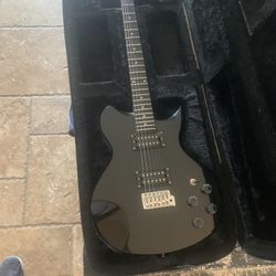 Beautiful Washburn W114 Electric Guitar With Case 