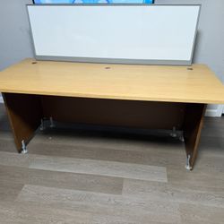 Office desk and File cabinet 