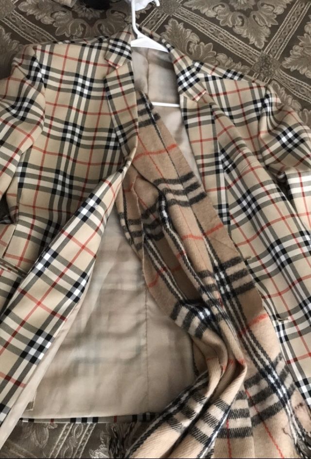 Burberry hugo boss edition suit jacket with scarf (Medium)