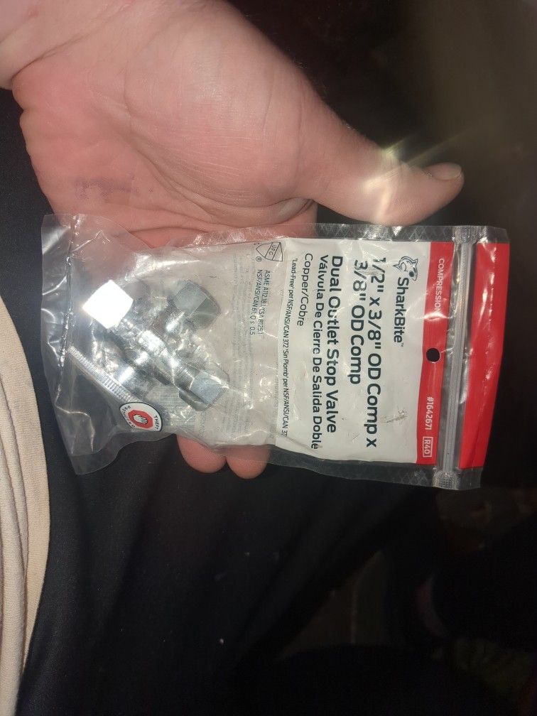 1/2 Dual Outlet Stop Valve