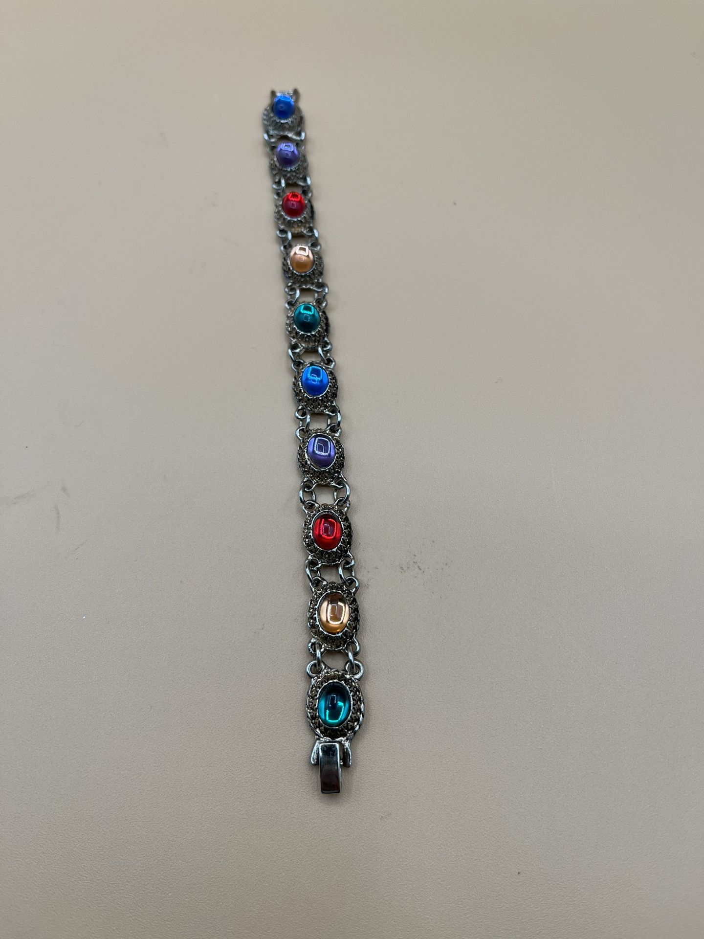 Vintage Bright Stones Bracelet. Multicolor, Clasp Lock