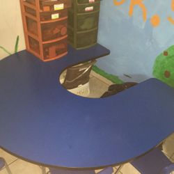 School Activity Table With 4 Chairs