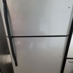 Kenmore Top Freezer Refrigerator 30 Inches