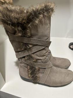 Boots Women’s Size 7👢