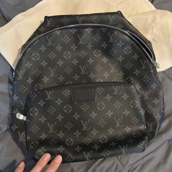 Louis Vuitton Discovery Backpack And Black Matching Wallet
