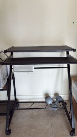 Computer desk