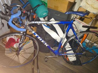 trek carbon fiber road bike