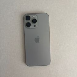 iPhone 15 Pro Max – 256GB Natural Titanium (AT&T Locked)