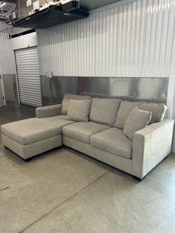 Sectional Couch FREE DELIVER