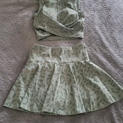 A Skirt and Top Running Set  s4